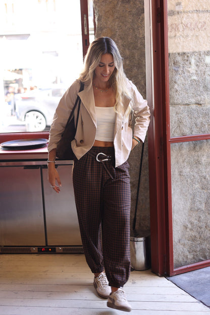 Trench corta beige