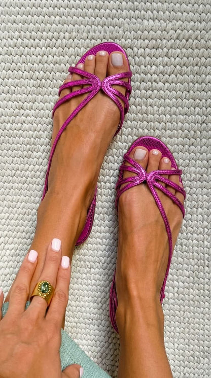 Dorada™ | Sandalias Planas Doradas con Tiras Finas