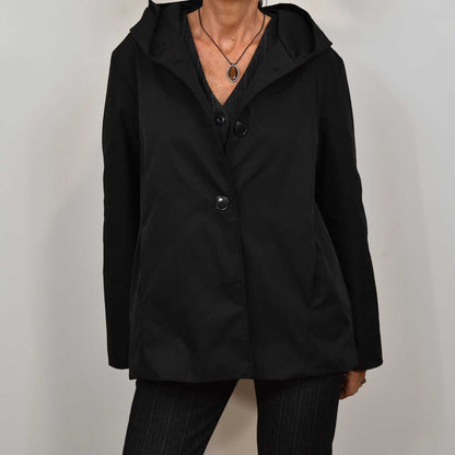 Chaqueta capucha negra