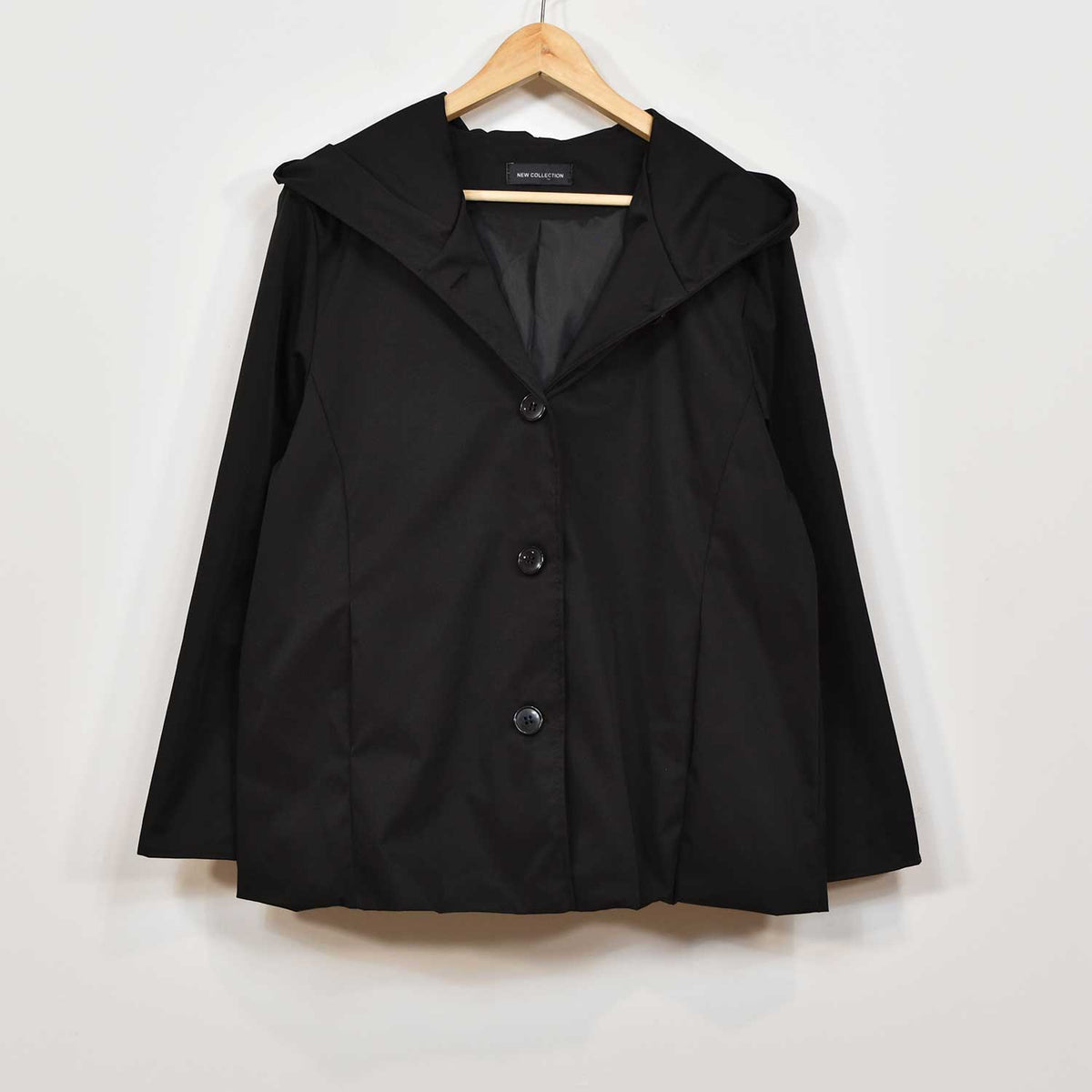 Chaqueta capucha negra