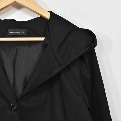 Chaqueta capucha negra