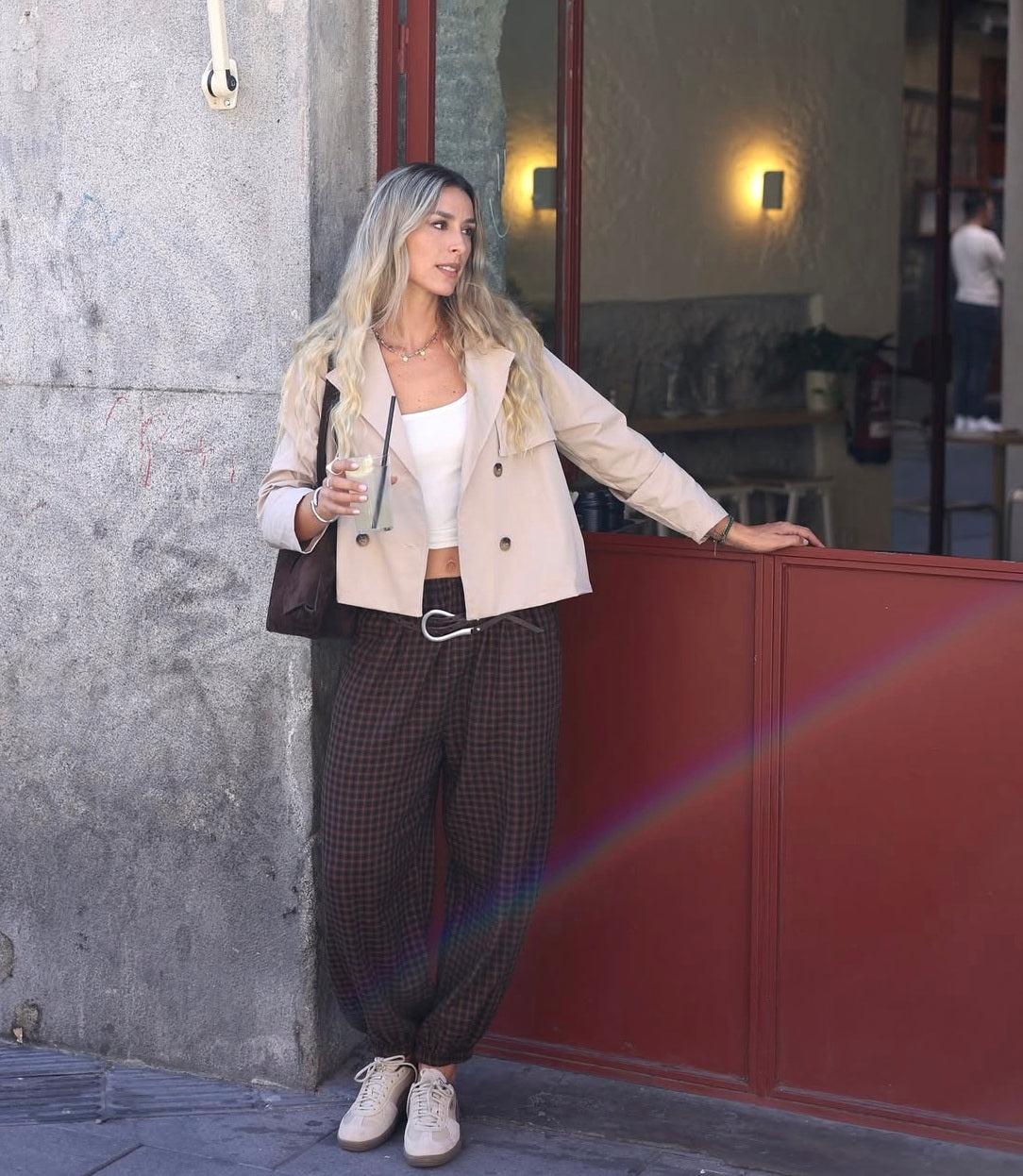 Trench corta beige